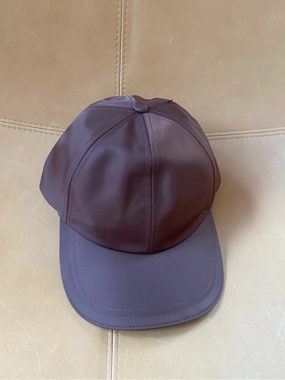 Alo Yoga Satin Off-Duty Cap Brownstone NWT $98
